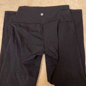 Lululemon size 6 black cropped 21” leggings
